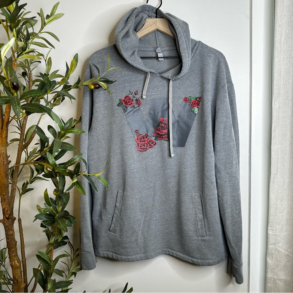 Next Level Wolf Hoodie Light Grey with Floral W Design Large